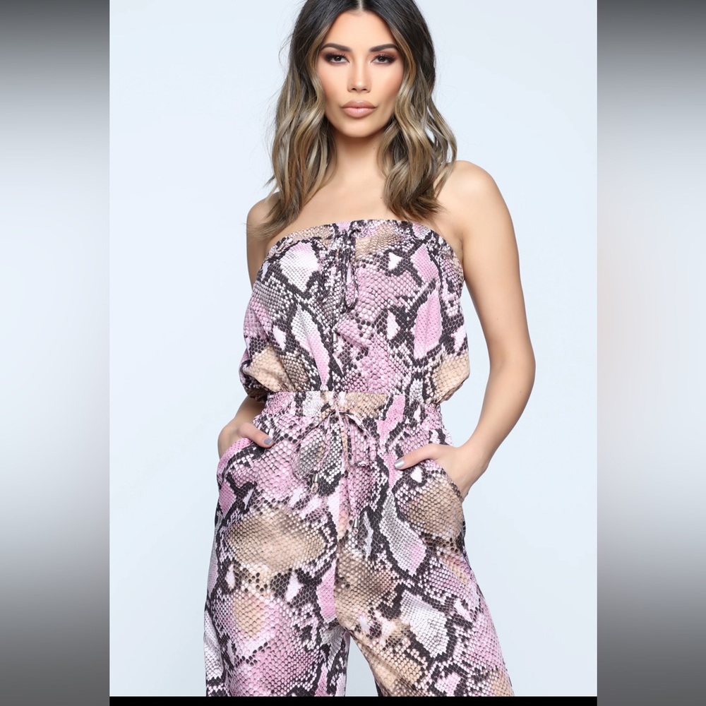 Pink jumpsuit - Picture 2 of 4